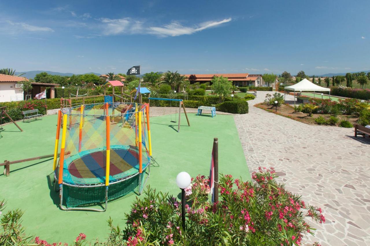 Fattoria Maremmana Aparthotel Marina di Grosseto Exterior foto